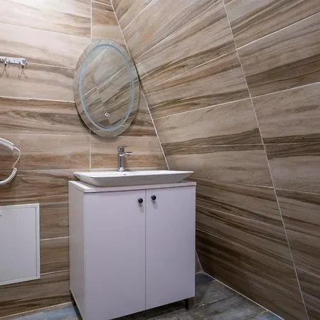 Apartment Golden Gjinar By Pikhost