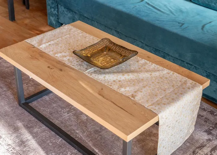 Golden Gjinar By Pikhost Elbasan