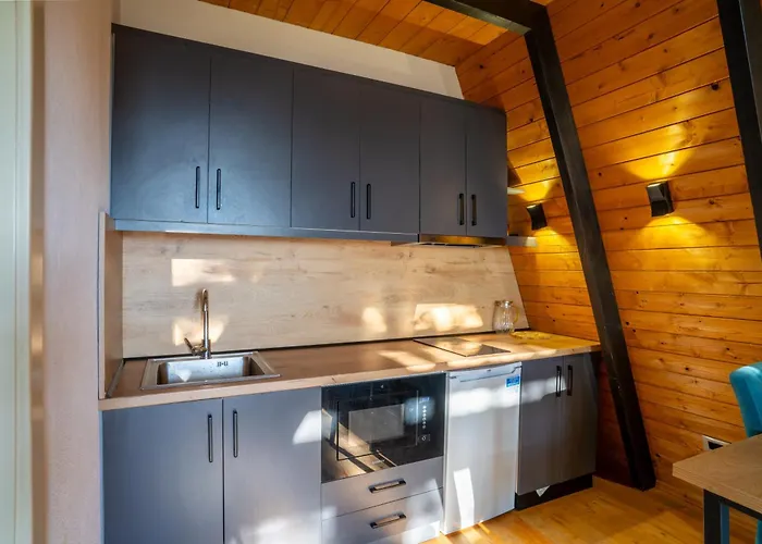 Golden Gjinar By Pikhost