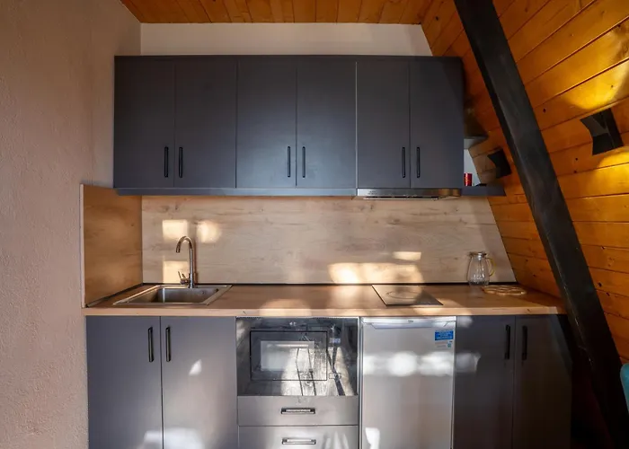 Golden Gjinar By Pikhost Apartment *