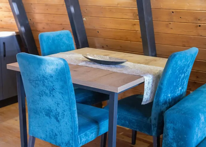 Golden Gjinar By Pikhost Elbasan