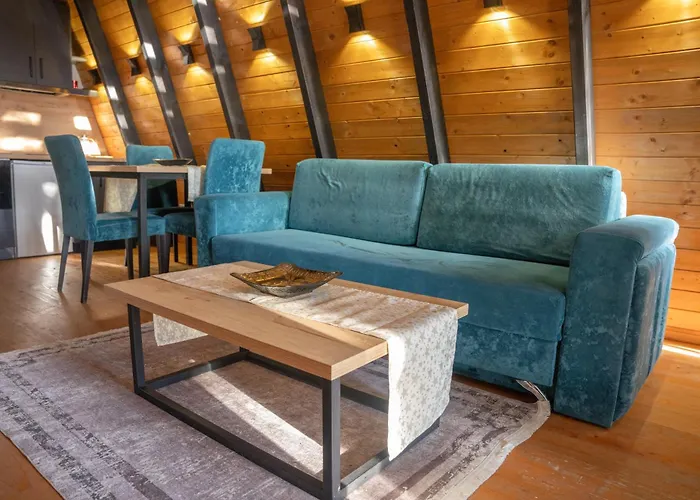 Golden Gjinar By Pikhost * Elbasan