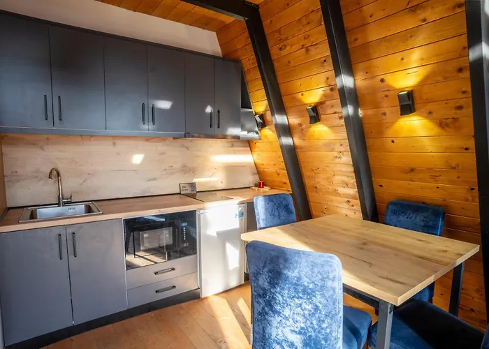 Golden Gjinar By Pikhost *