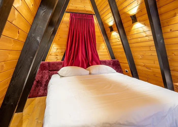 Apartment Golden Gjinar By Pikhost