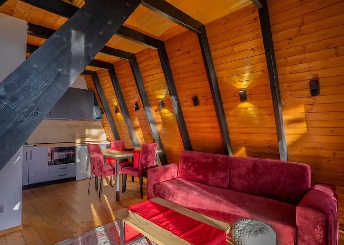 Golden Gjinar By Pikhost