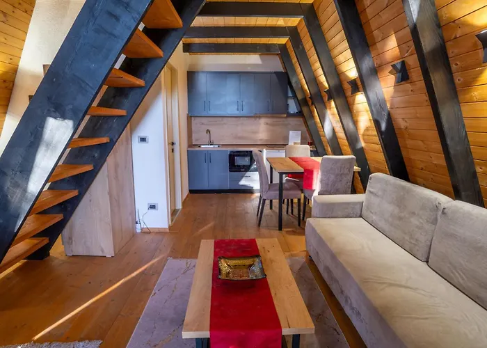 Golden Gjinar By Pikhost