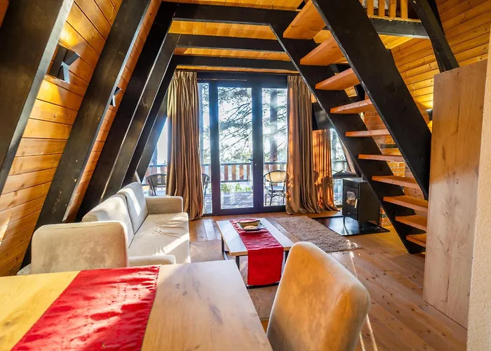 Golden Gjinar By Pikhost