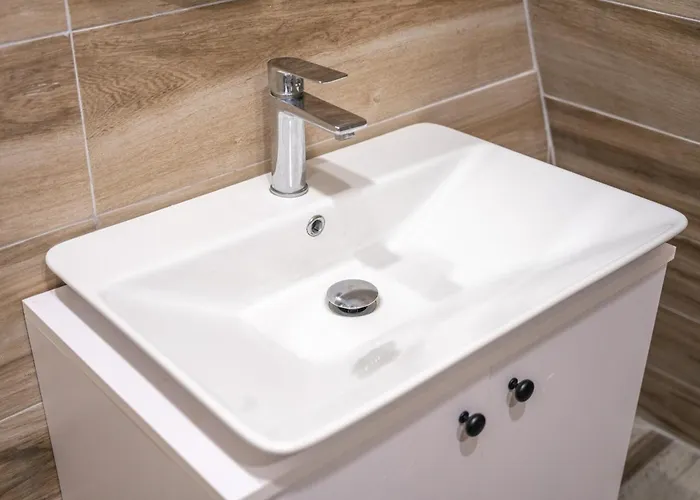 Apartment Golden Gjinar By Pikhost *