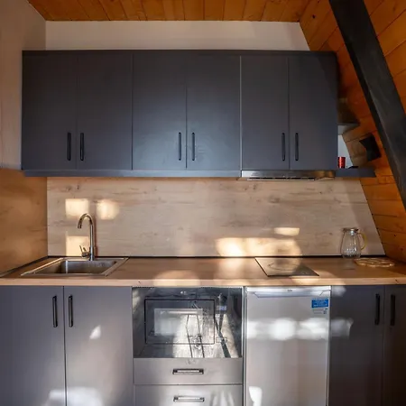 Golden Gjinar By Pikhost Appartement *