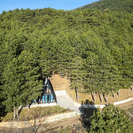 Golden Gjinar By Pikhost Appartement