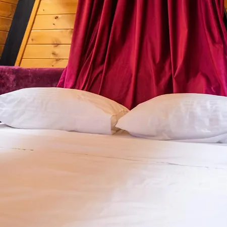 Golden Gjinar By Pikhost Appartement Elbasan
