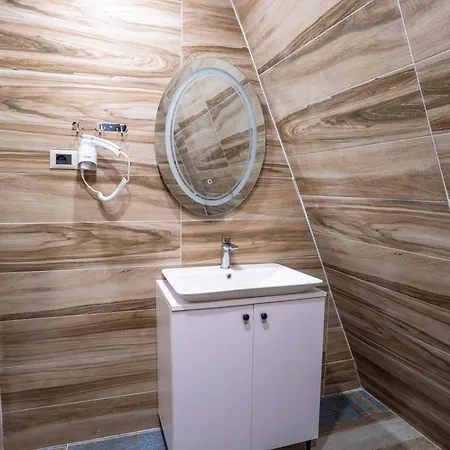 Appartement Golden Gjinar By Pikhost