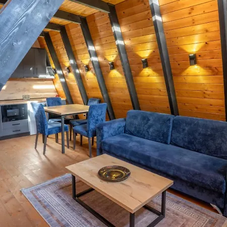 Golden Gjinar By Pikhost Apartament *