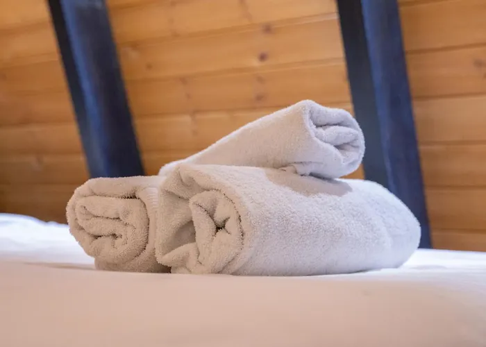 Golden Gjinar By Pikhost