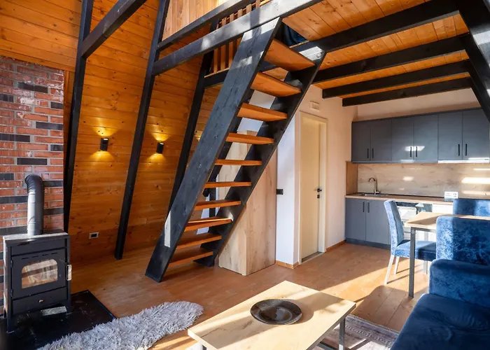 Golden Gjinar By Pikhost Appartement *