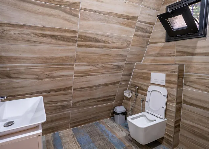 Golden Gjinar By Pikhost * Elbasan