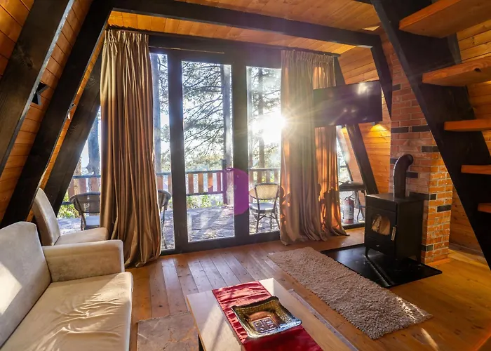 Golden Gjinar By Pikhost Appartement *