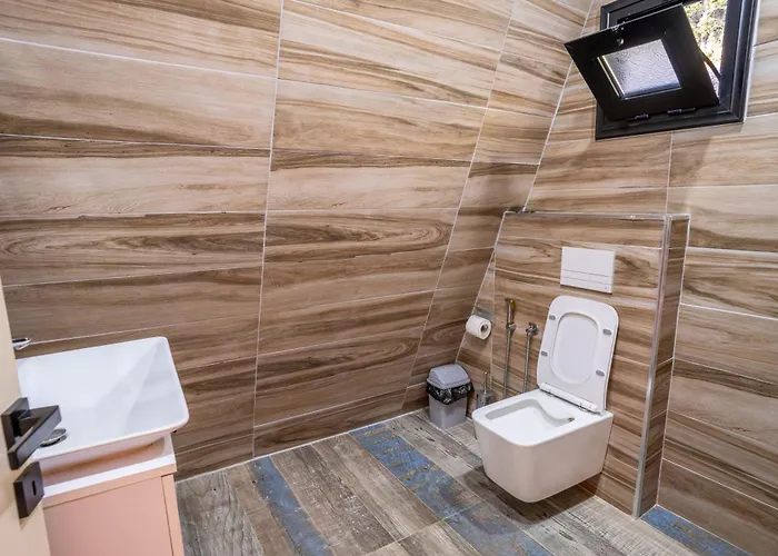 Golden Gjinar By Pikhost Appartement *